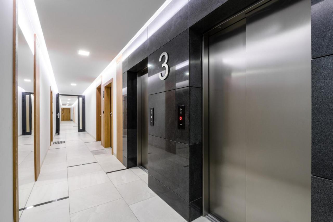 Bulwary Wislane P&O Serviced Apartments With Ac Warschau Buitenkant foto