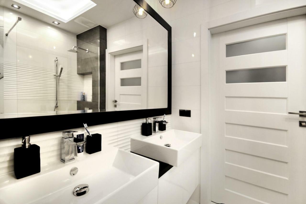 Bulwary Wislane P&O Serviced Apartments With Ac Warschau Buitenkant foto