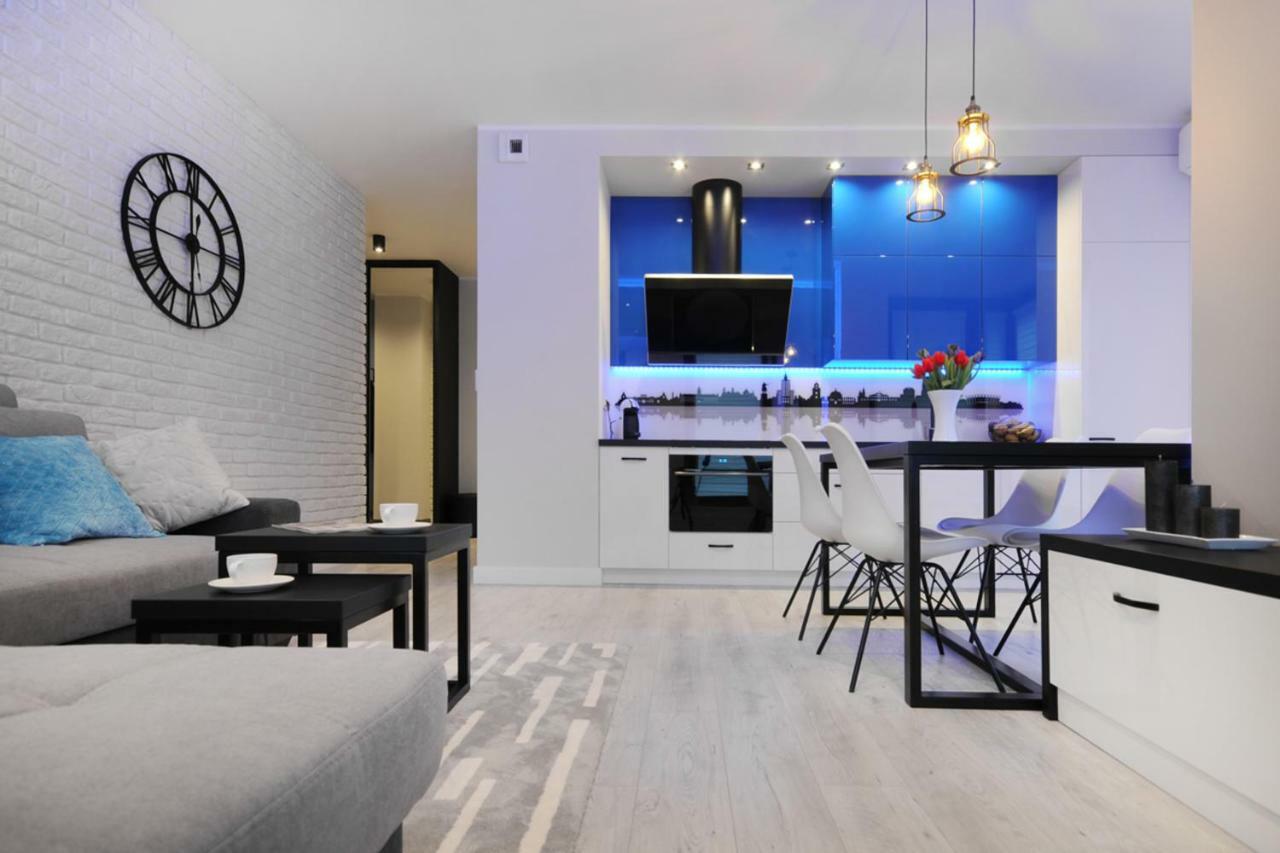 Bulwary Wislane P&O Serviced Apartments With Ac Warschau Buitenkant foto