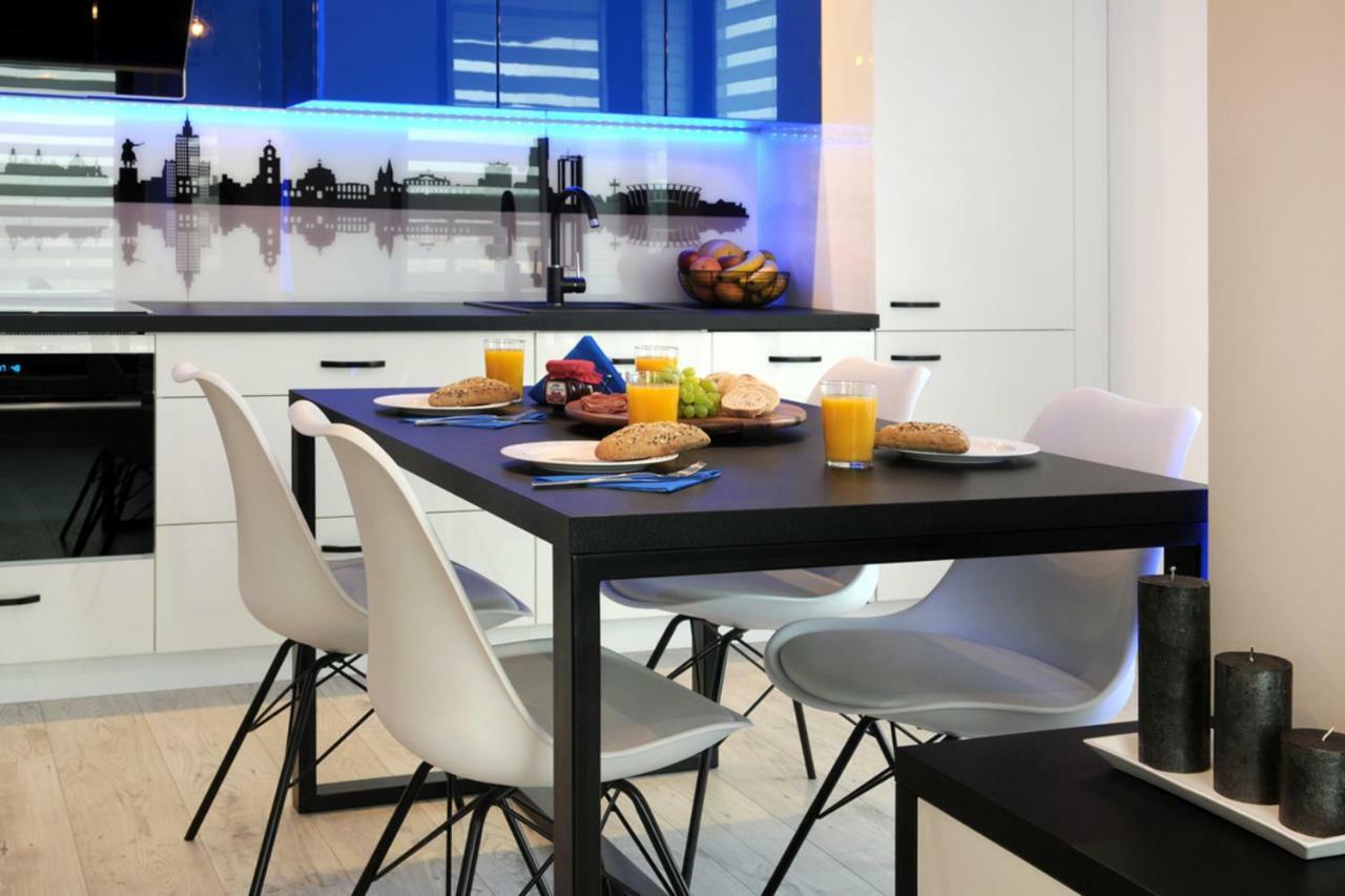 Bulwary Wislane P&O Serviced Apartments With Ac Warschau Buitenkant foto
