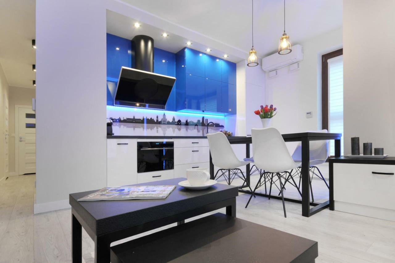 Bulwary Wislane P&O Serviced Apartments With Ac Warschau Buitenkant foto