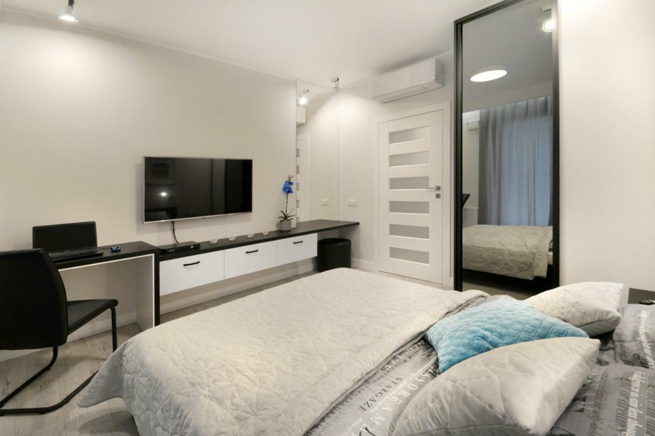 Bulwary Wislane P&O Serviced Apartments With Ac Warschau Buitenkant foto