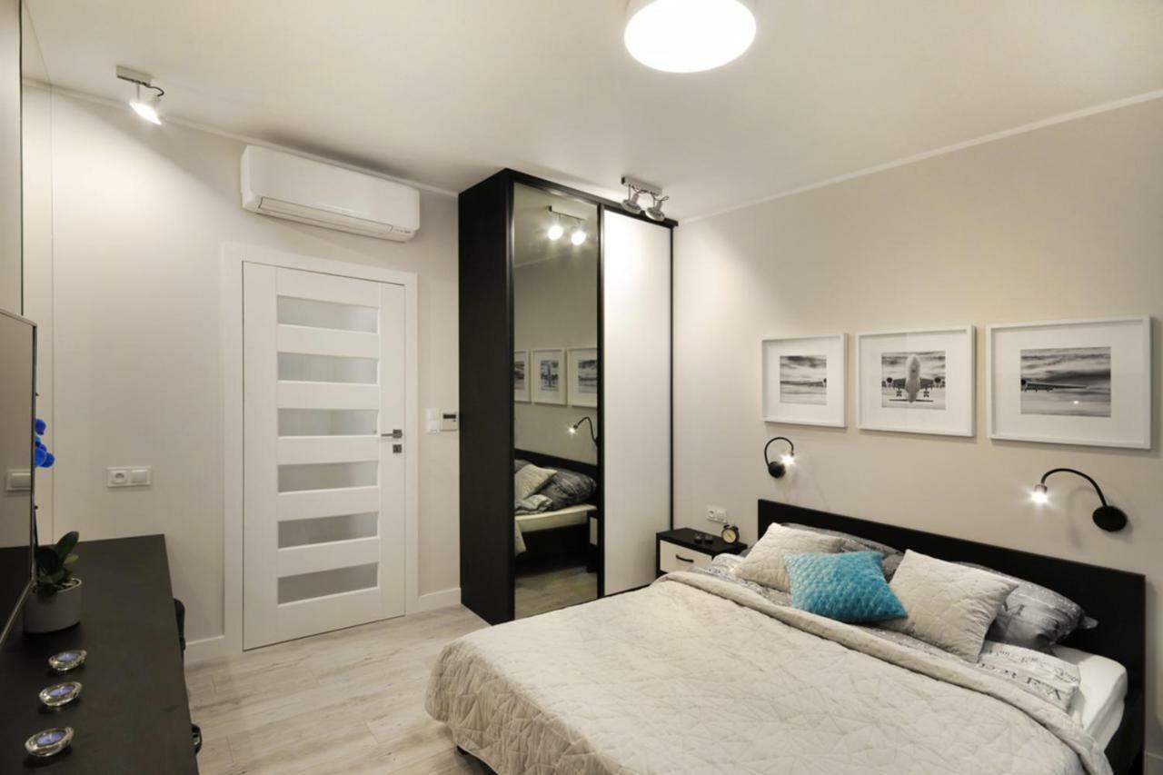 Bulwary Wislane P&O Serviced Apartments With Ac Warschau Buitenkant foto