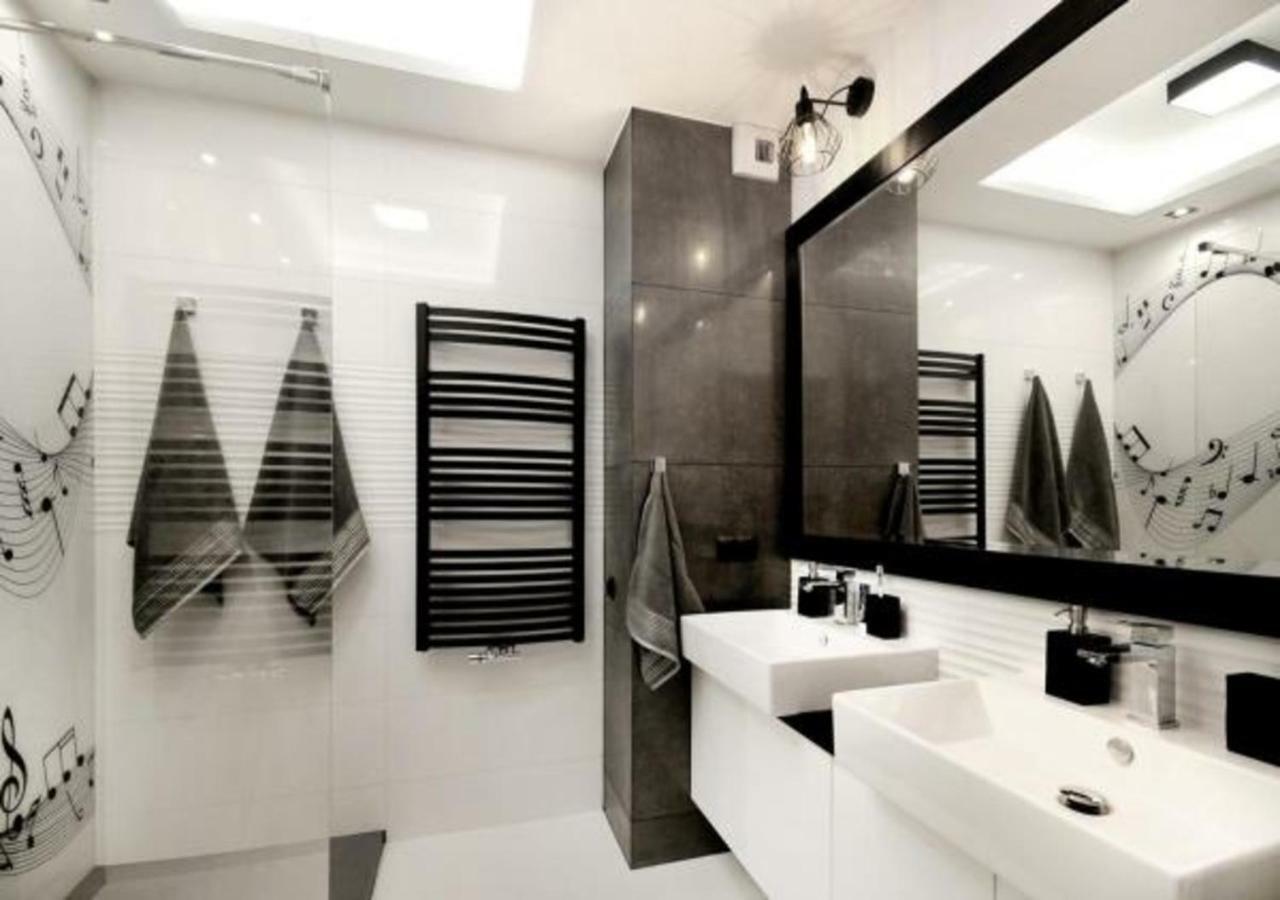 Bulwary Wislane P&O Serviced Apartments With Ac Warschau Buitenkant foto