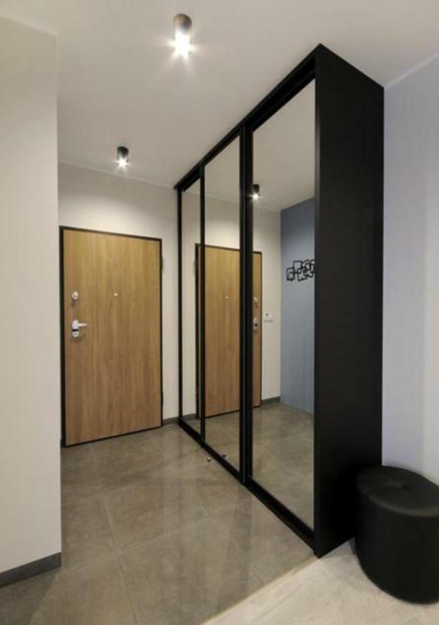 Bulwary Wislane P&O Serviced Apartments With Ac Warschau Buitenkant foto